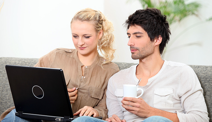 home_buyers_searching