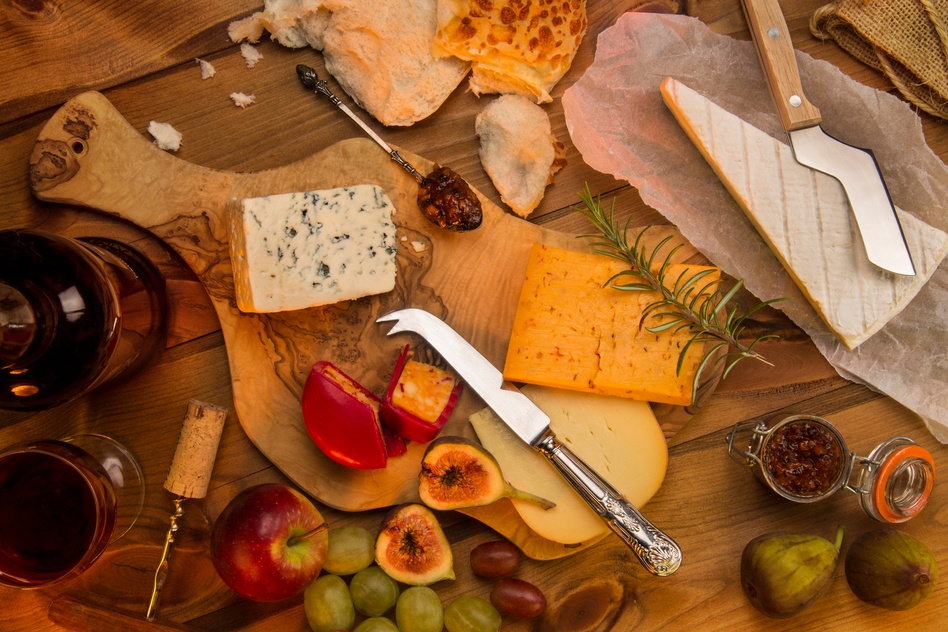 photodune-13841606-cheese-board-s.jpg